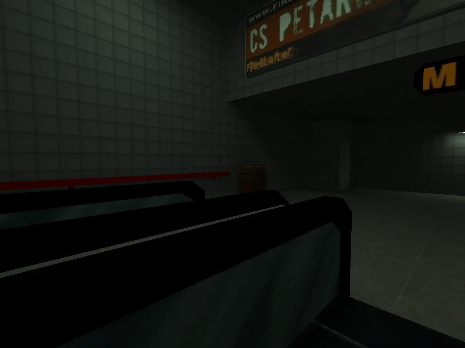 de_metro — terrorist spawn area