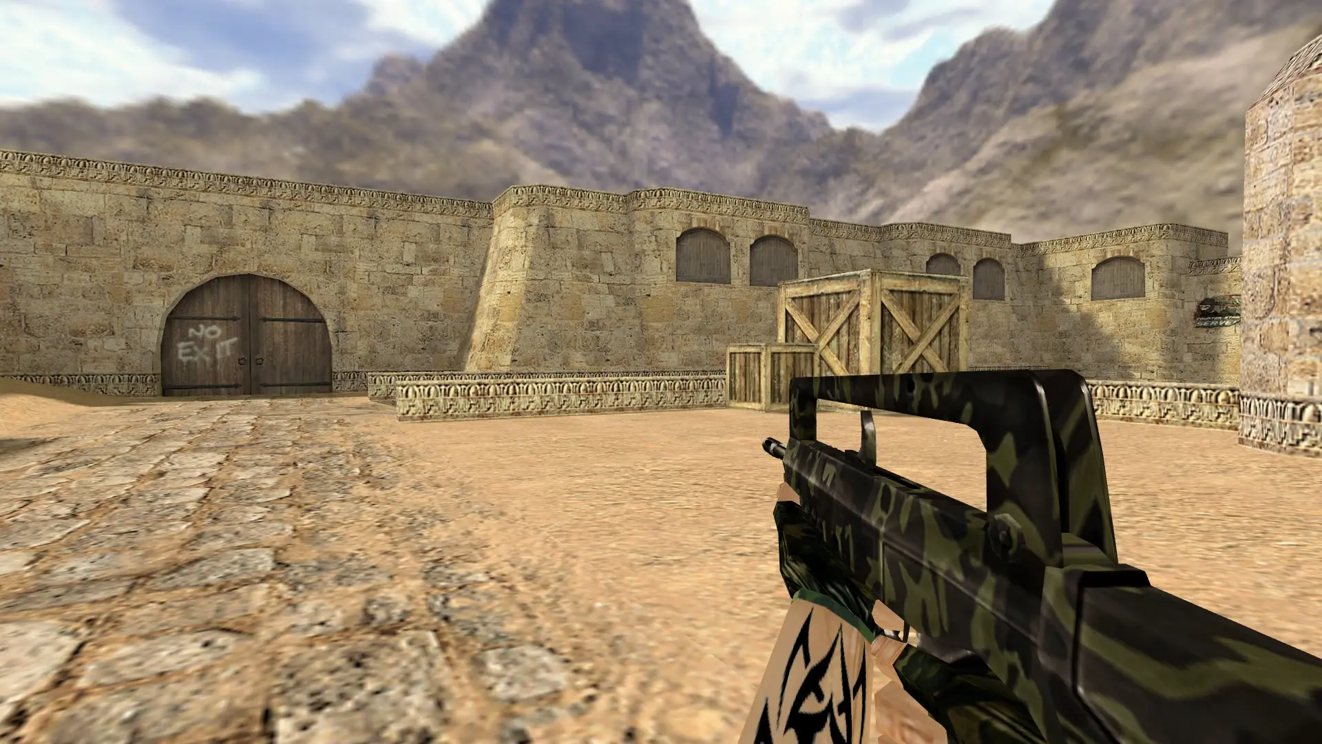 FAMAS Camouflage — de_dust2 (first person)
