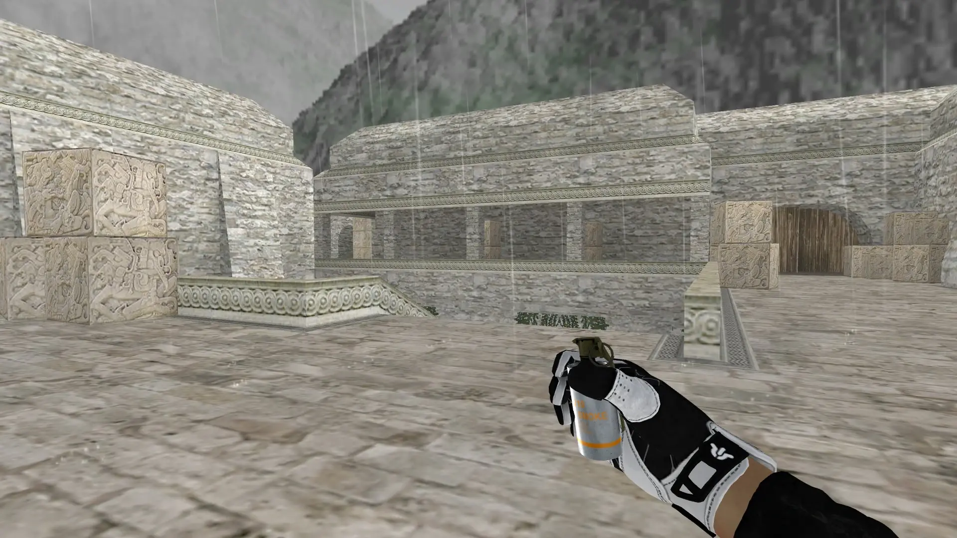 Smoke Grenade — Batureis Sport Gloves Pack — de_aztec (first person)