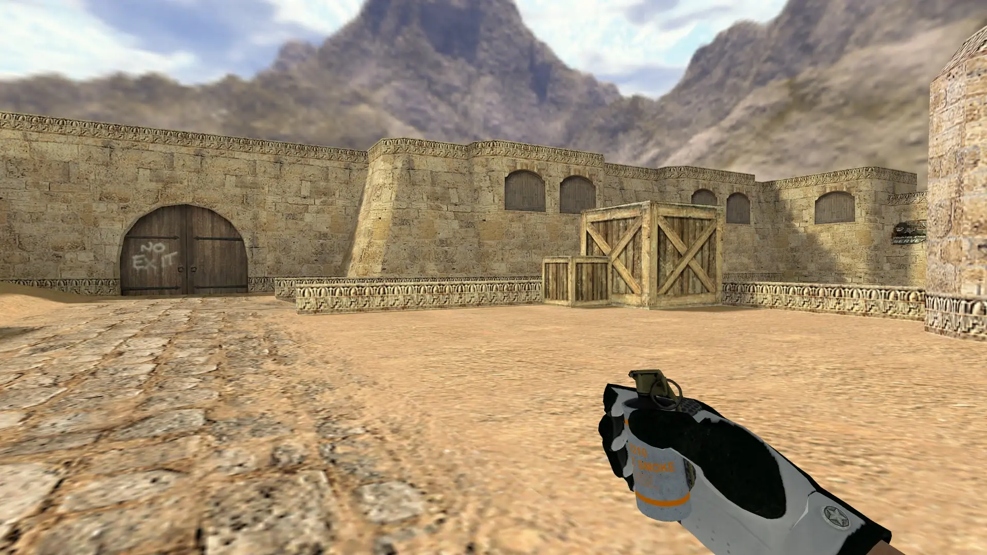 Smoke Grenade — Broken Fang Operation Skins — de_dust2 (first person)