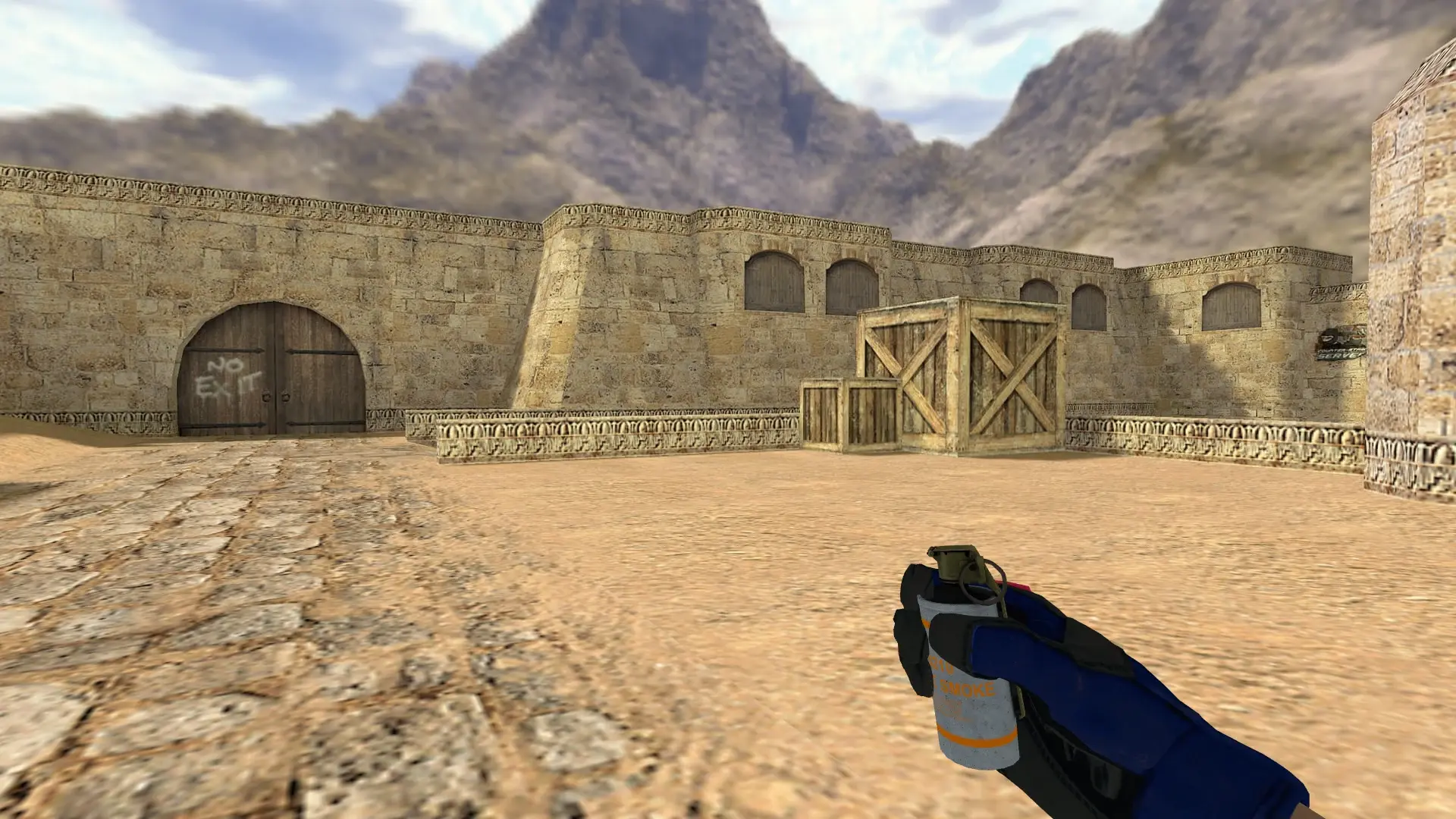 Smoke Grenade — Na'Vi flamie Inventory — de_dust2 (first person)