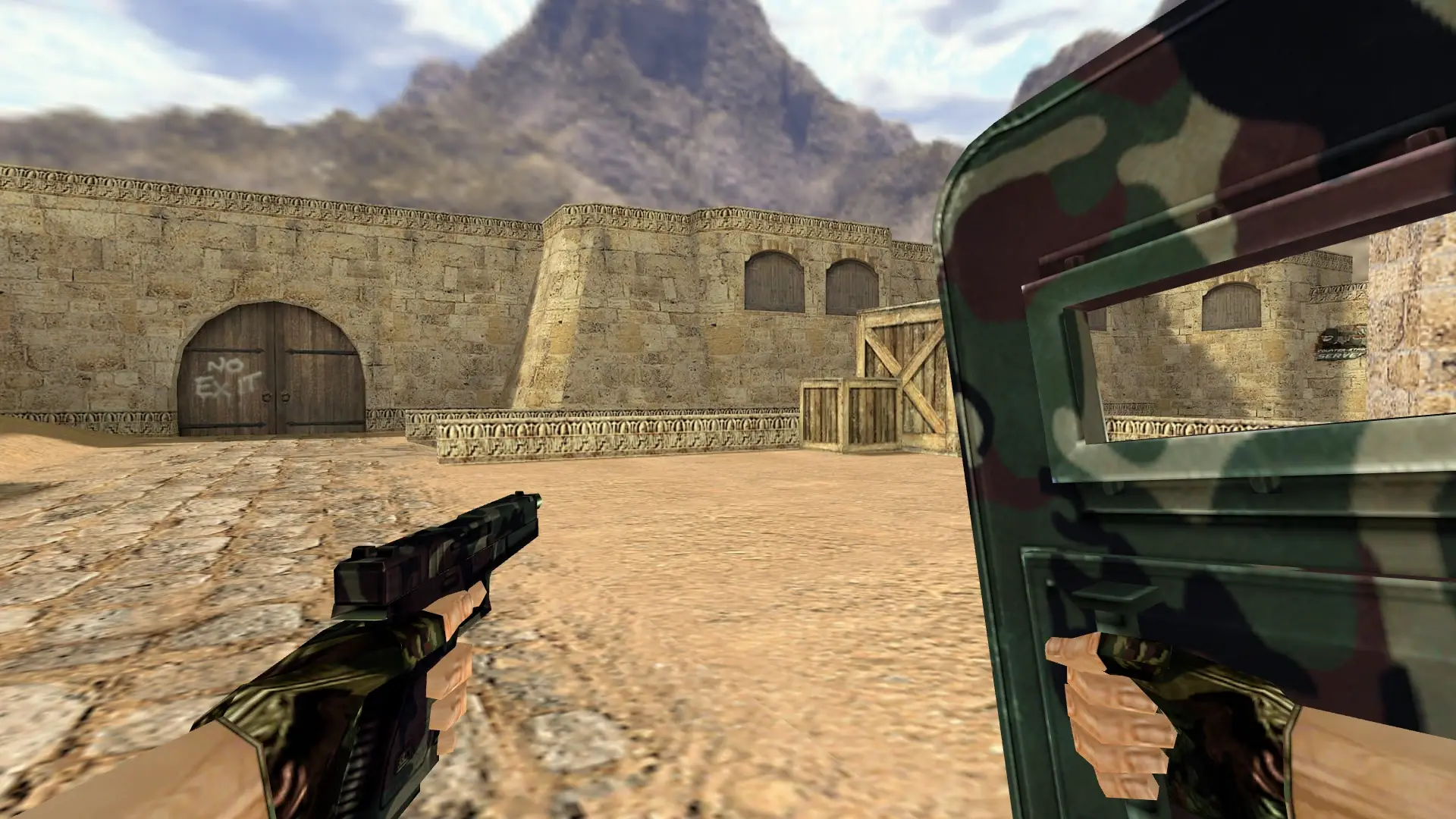 SHIELD_GLOCK18: Camo Weapon Pack — de_dust2 (first person)
