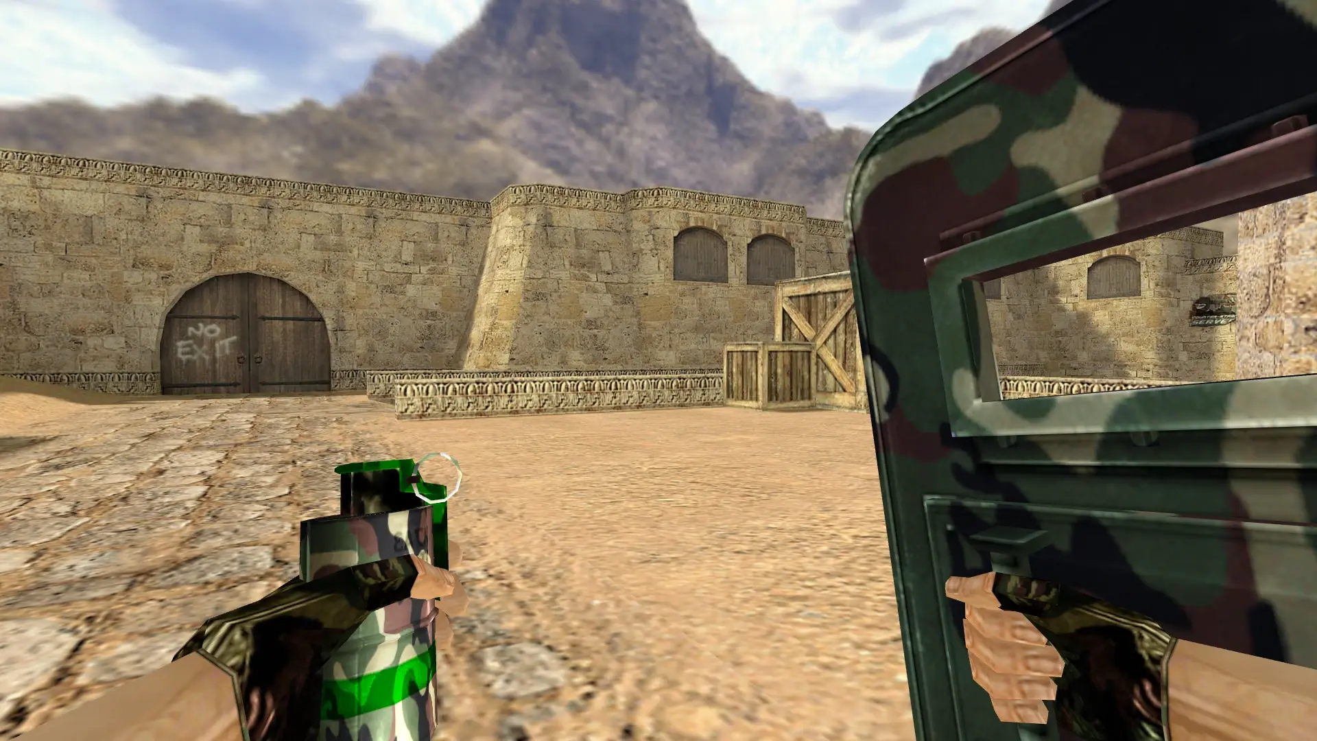 SHIELD_SMOKEGRENADE: Camo Weapon Pack — de_dust2 (first person)