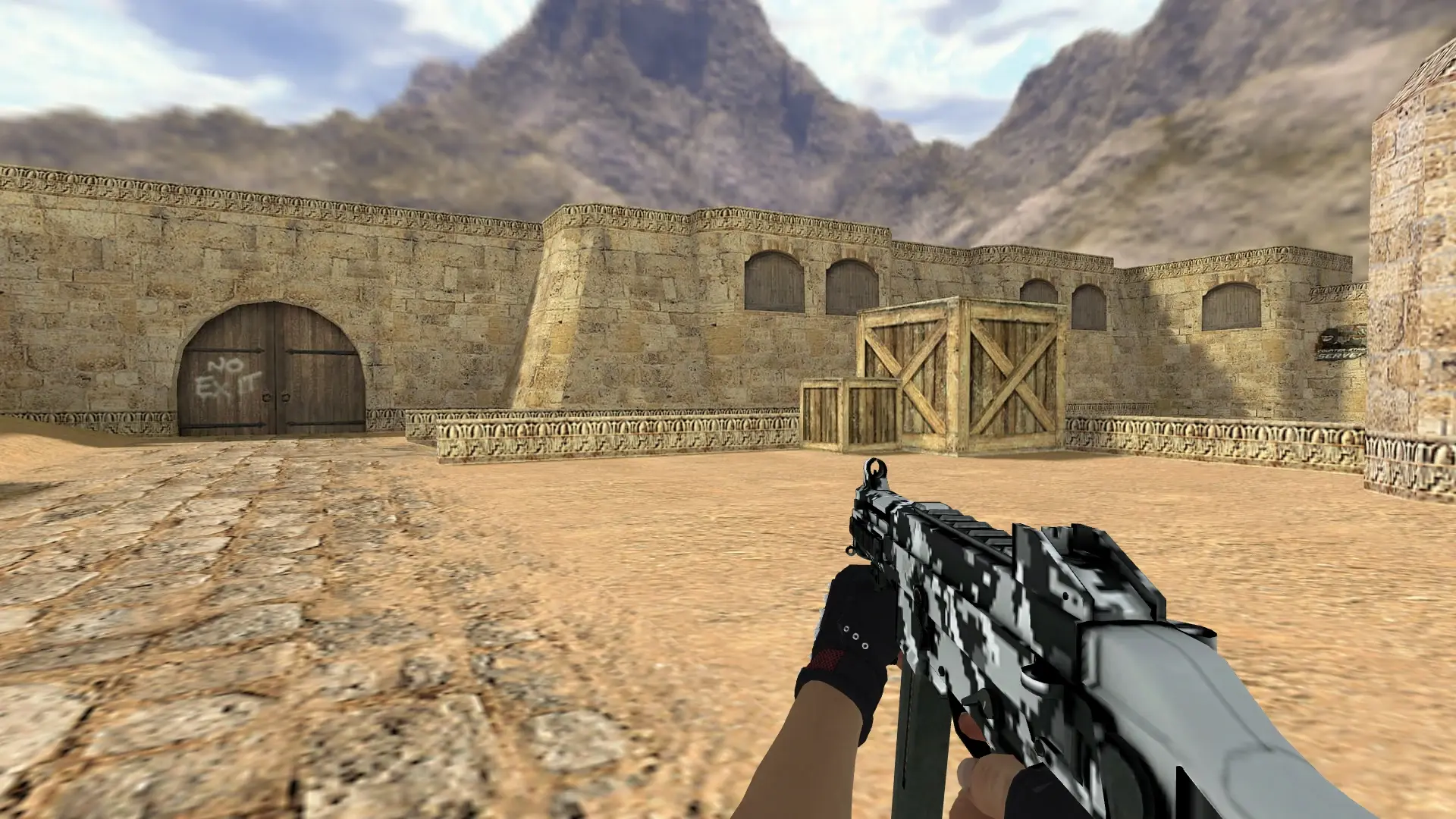 UMP-45: B&W Inventory — de_dust2 (first person)