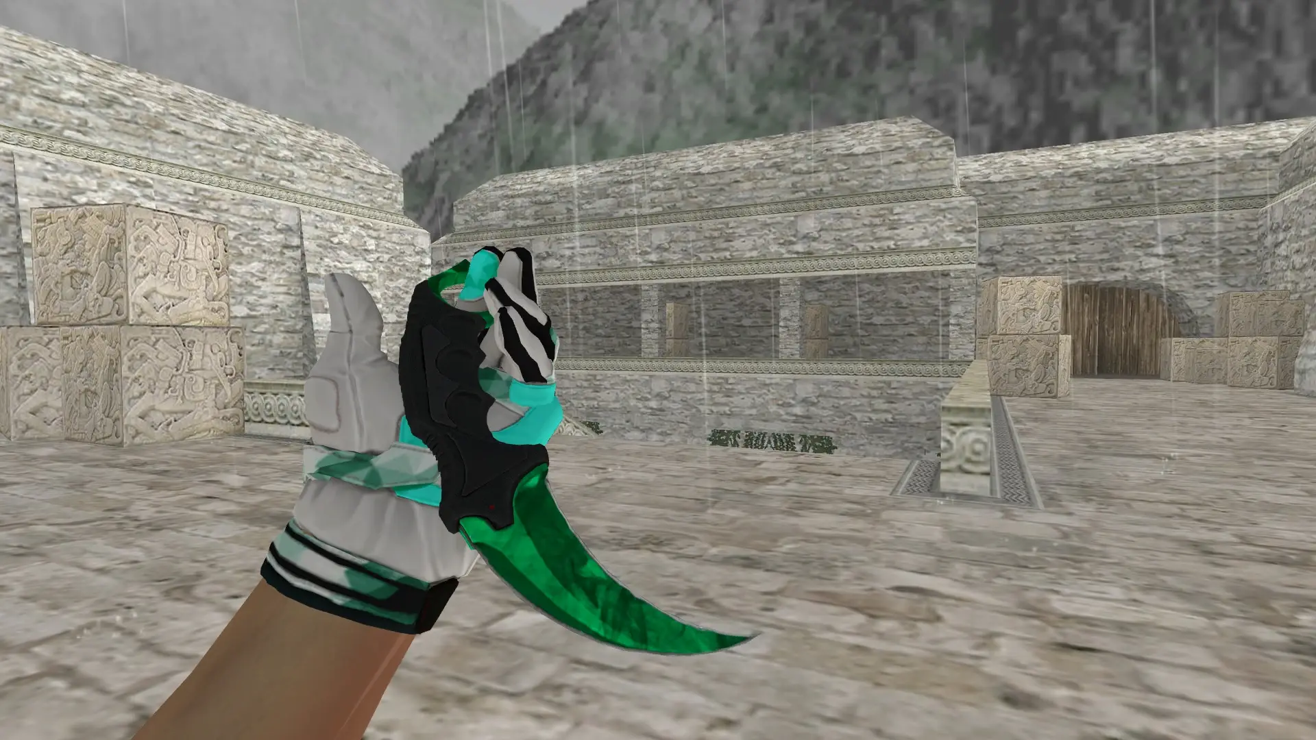 Karambit Emerald — Moto Gloves Spearmint Pack — de_aztec (first person)
