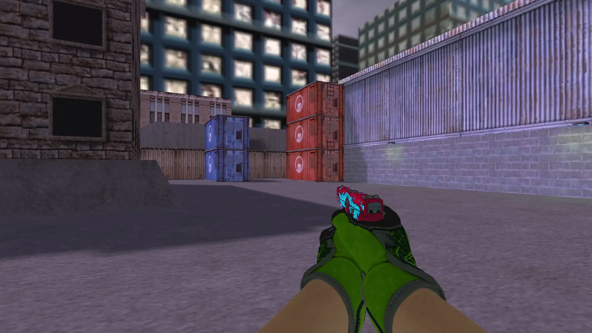 Glock-18 — Specialist Gloves Emerald Web Pack — cs_assault (first person)