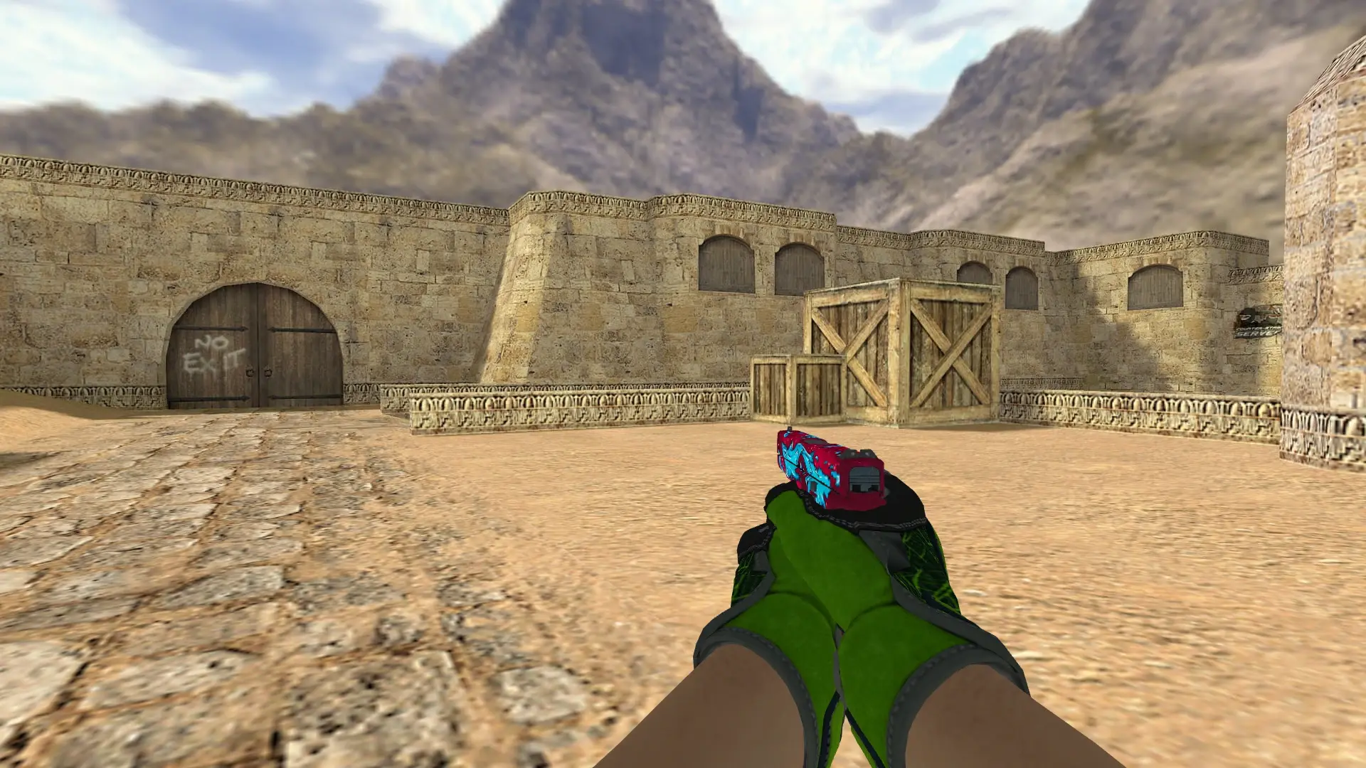 Glock-18 — Specialist Gloves Emerald Web Pack — de_dust2 (first person)