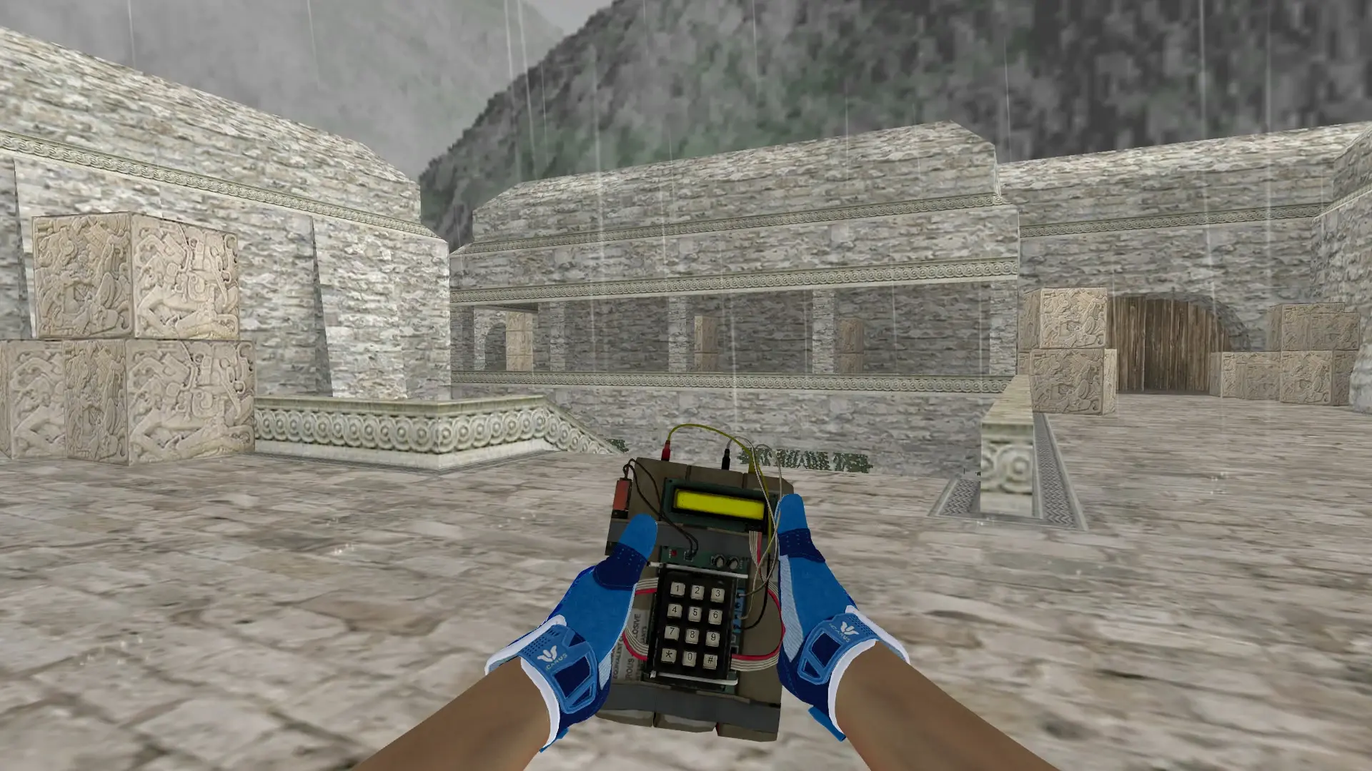 C4 — Sport Gloves Amphibious Pack — de_aztec (first person)