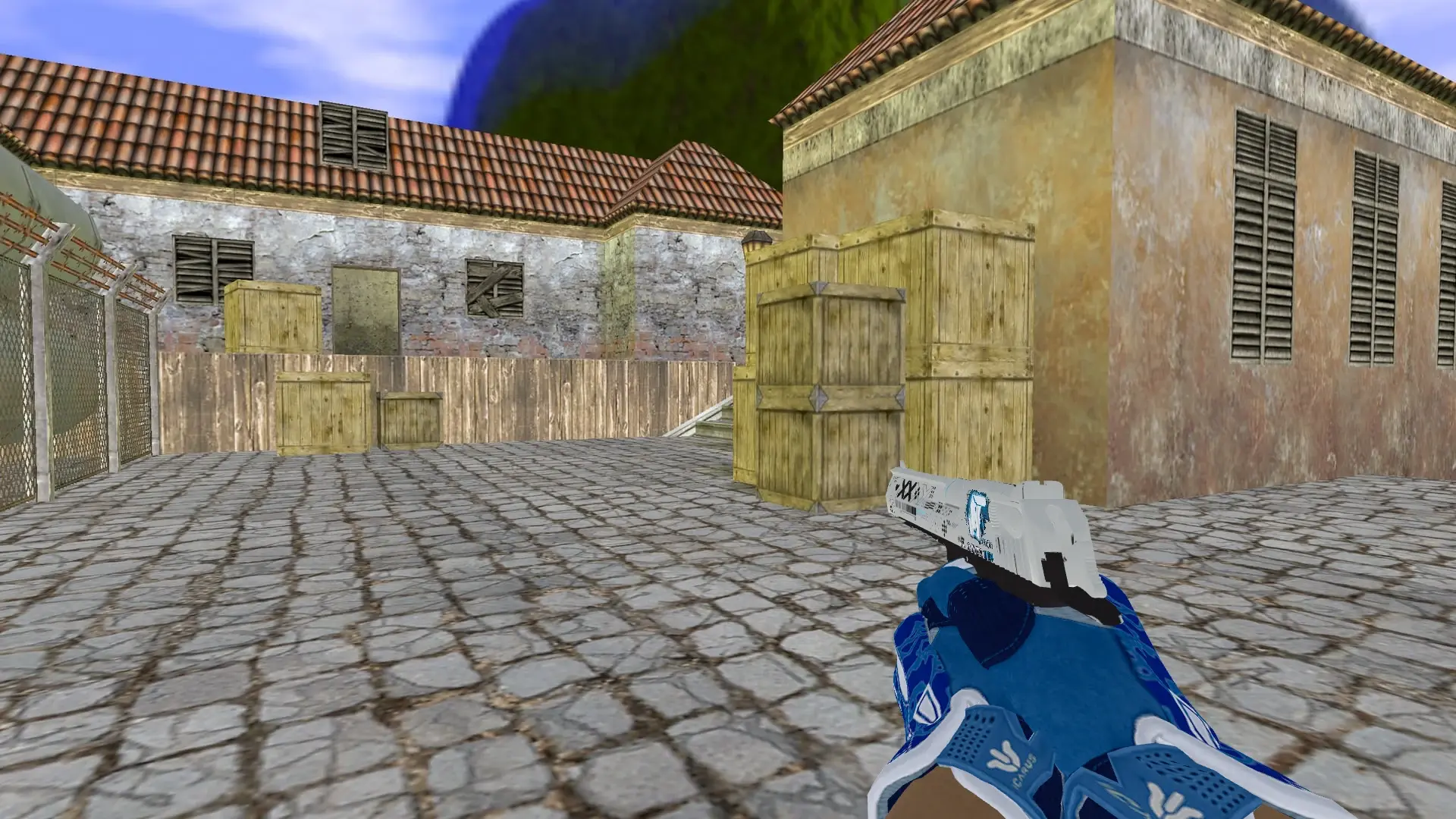 Desert Eagle — Sport Gloves Amphibious Pack — de_inferno (first person)