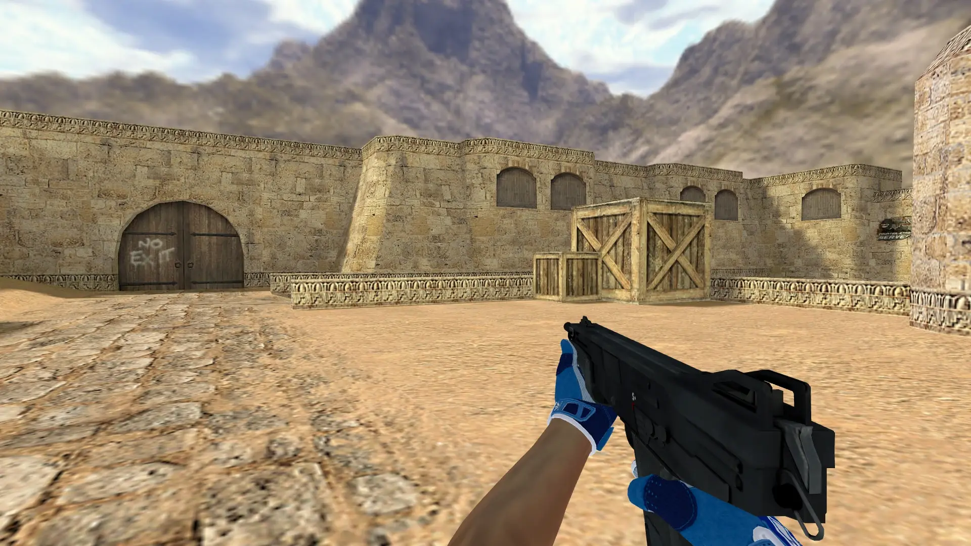 XM1014 — Sport Gloves Amphibious Pack — de_dust2 (first person)