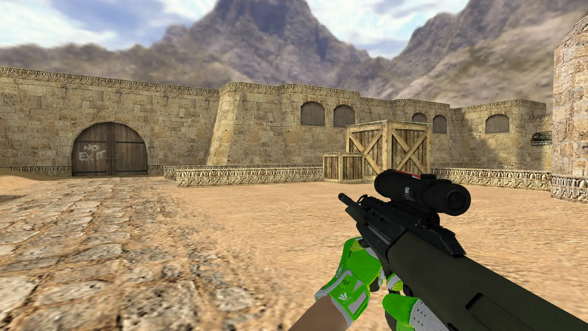 AUG — Hedge Maze and Fracture Case Pack — de_dust2 (first person)