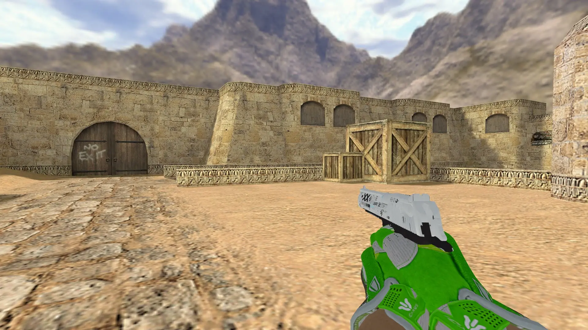 Desert Eagle — Hedge Maze and Fracture Case Pack — de_dust2 (first person)
