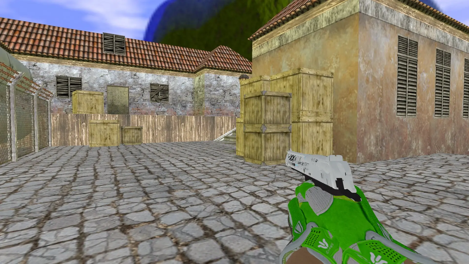 Desert Eagle — Hedge Maze and Fracture Case Pack — de_inferno (first person)