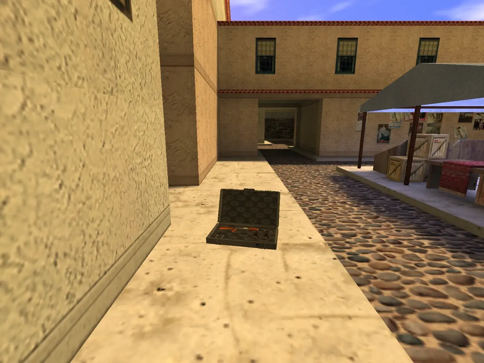 Weapon Case — cs_italy, the market street